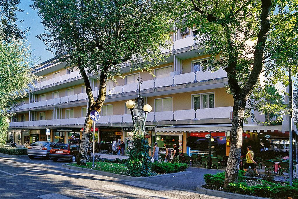 Condominio Bussola ビビオーネ エクステリア 写真